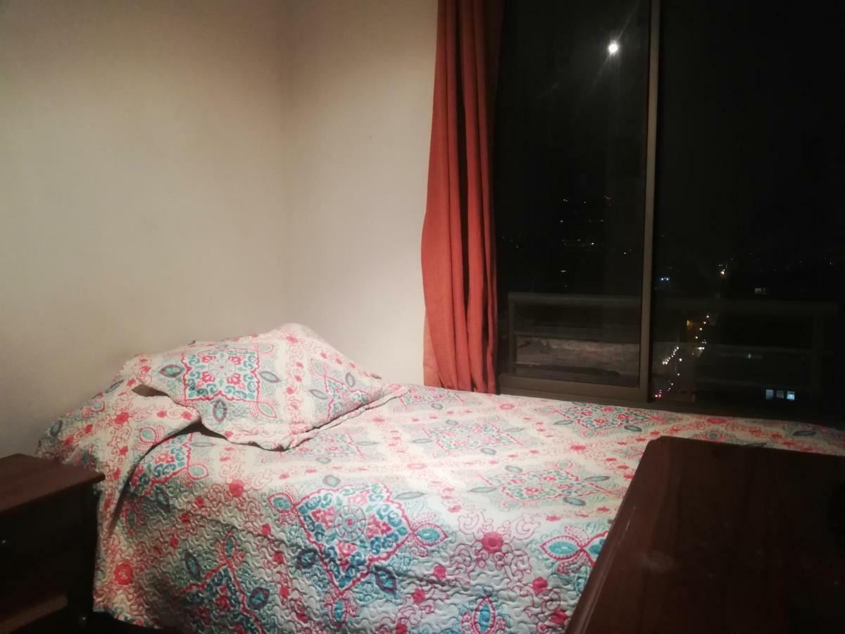 Una Habitacion Privada Con Bano Privado En Centro Historico Santiago Exterior photo