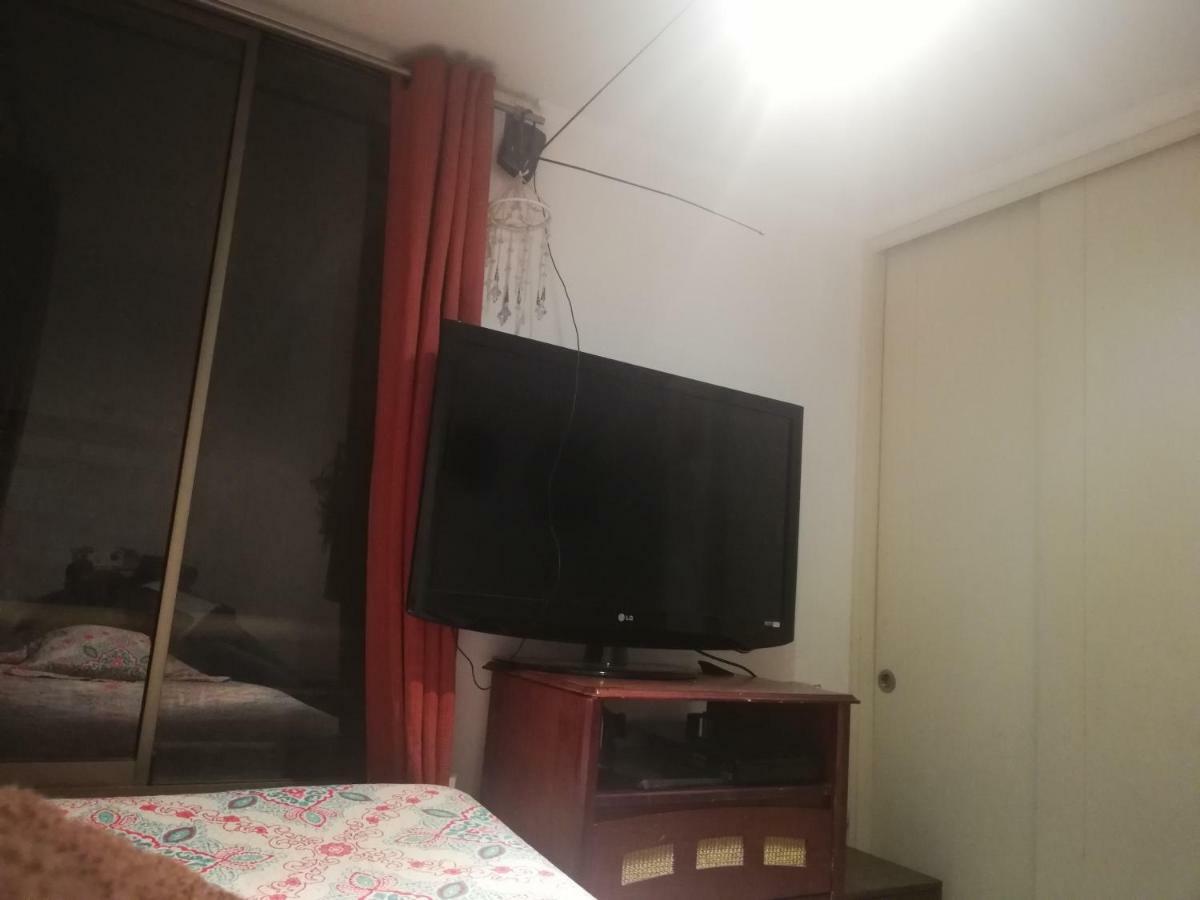 Una Habitacion Privada Con Bano Privado En Centro Historico Santiago Exterior photo
