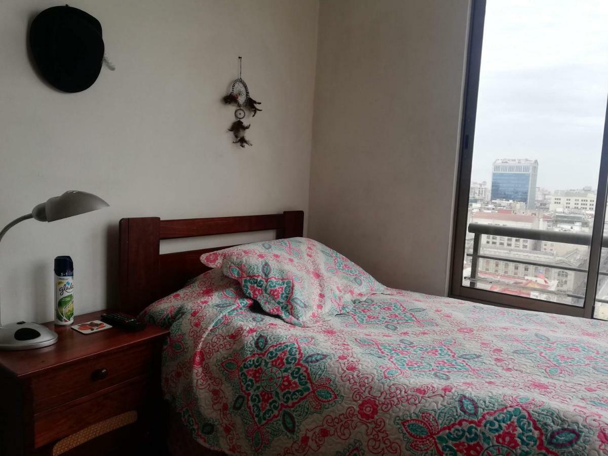 Una Habitacion Privada Con Bano Privado En Centro Historico Santiago Exterior photo
