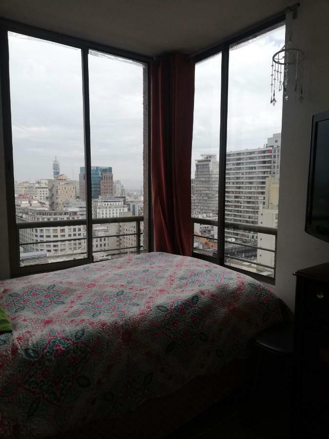 Una Habitacion Privada Con Bano Privado En Centro Historico Santiago Exterior photo